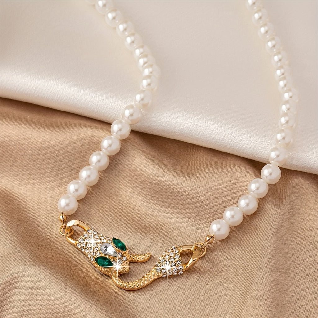 A Stylish And Unique Necklace Featuring a And Snake Head Design, Perfect for a Luxurious Vacation Party Or Banquet.