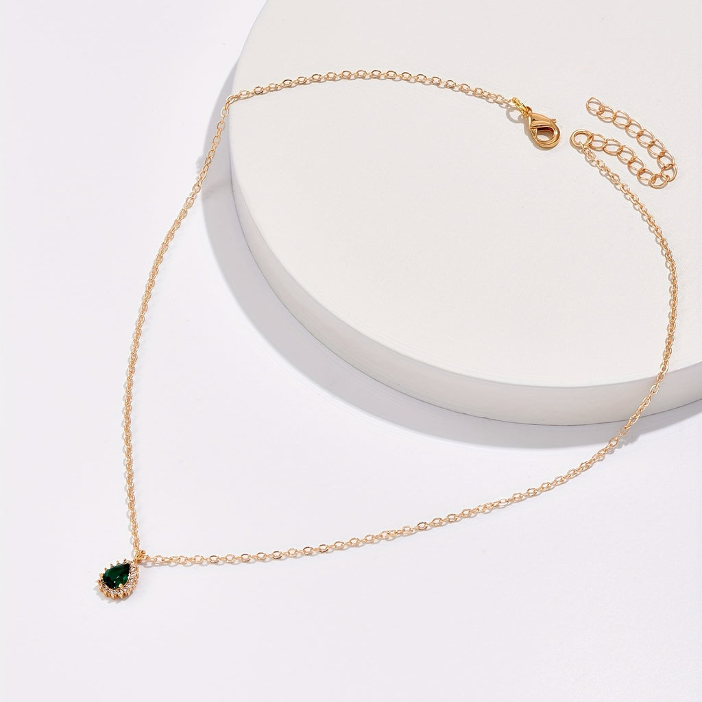 A Delicate Green Water Drop Synthetic Zirconia Inlaid Necklace, A Golden Female Fashion Accessory Gift.
