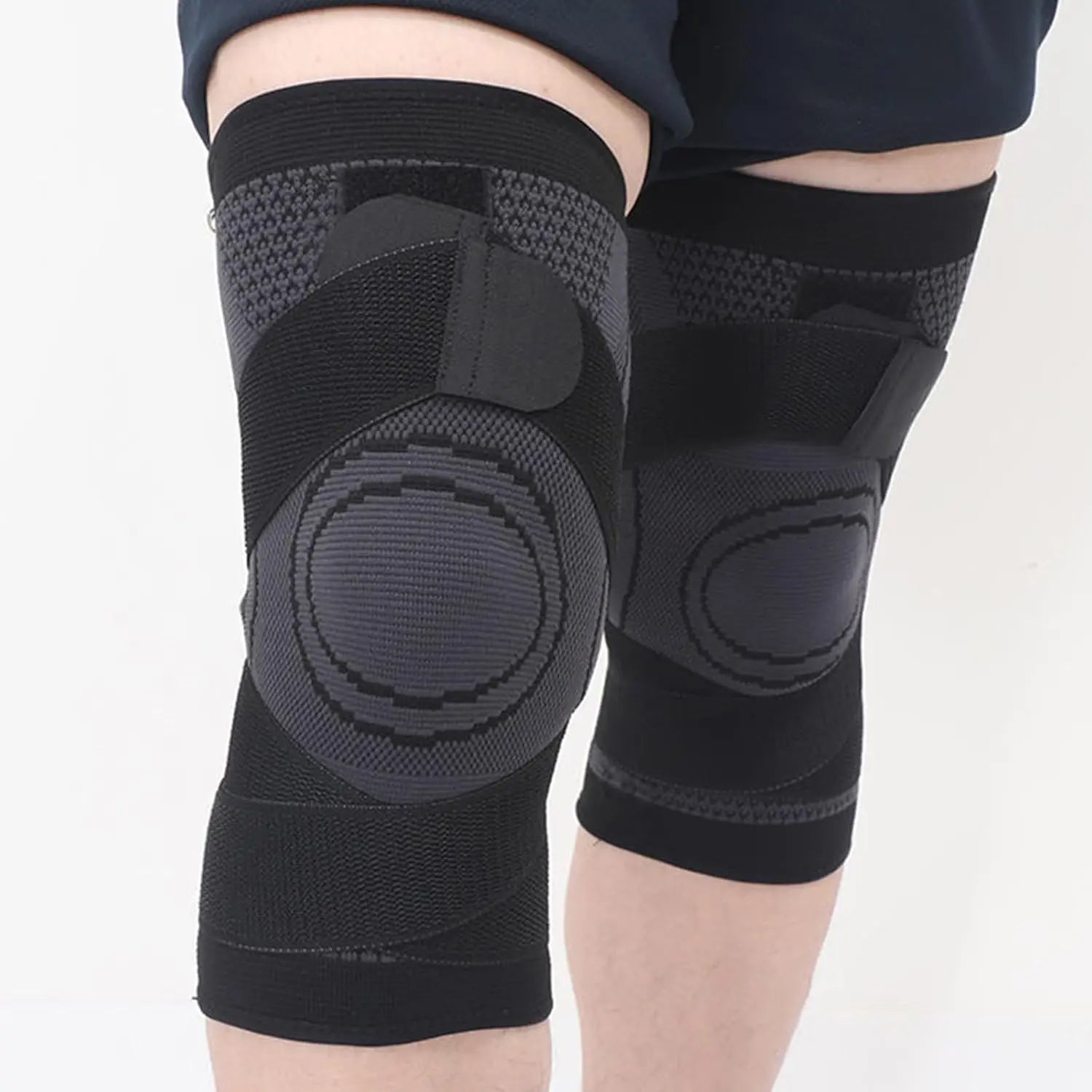 Offre spéciale : 1 paire de genouillères de compression avec sangle ajustable pour la récupération et le sport. Polyester et coton élastiques pour une protection professionnelle.