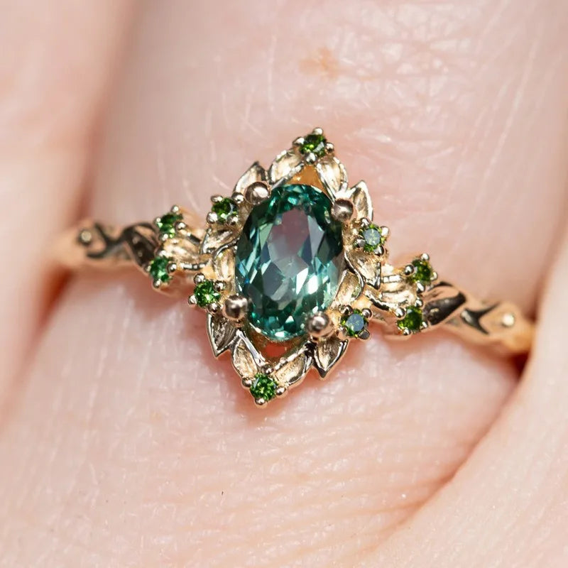 Retro hollowed out zircon ring for women, a niche light luxury versatile ring, Christmas engagement jewelry gift