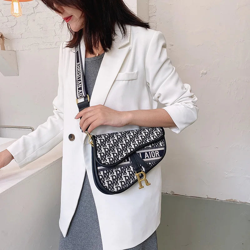 2025 New European & American Saddle Bag for Women Wide Shoulder Strap Niche Design Vintage Crossbody Purse with Adjustable Chain