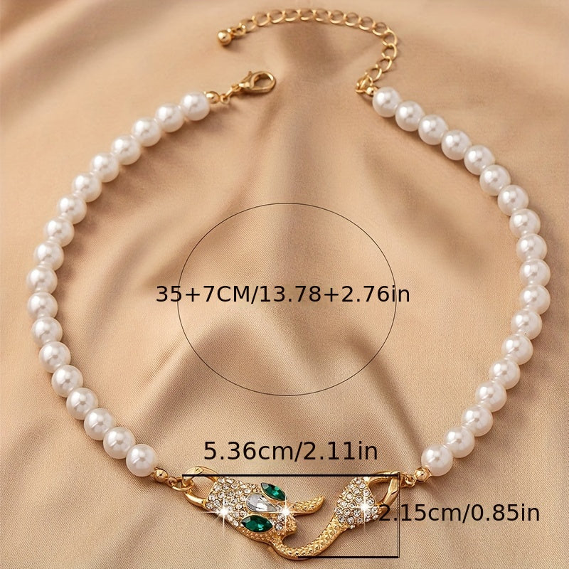 A Stylish And Unique Necklace Featuring a And Snake Head Design, Perfect for a Luxurious Vacation Party Or Banquet.